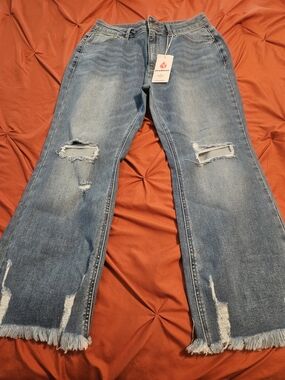 Women’s Light Blue Distressed Ankle Jeans - Brand: